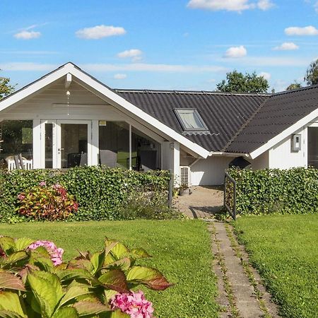8 Person Holiday Home In Hejls Exterior foto